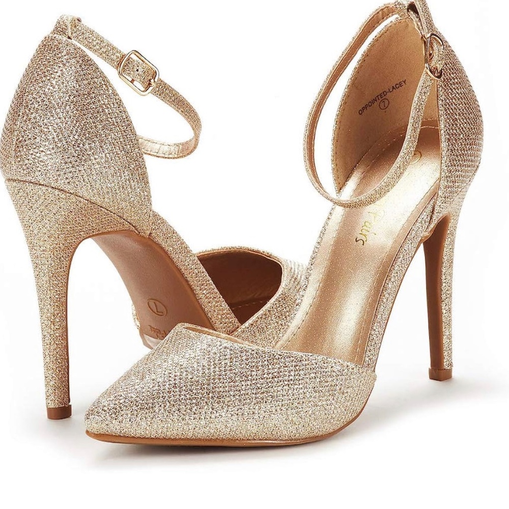 Size 8 Beautiful Gold Pumps